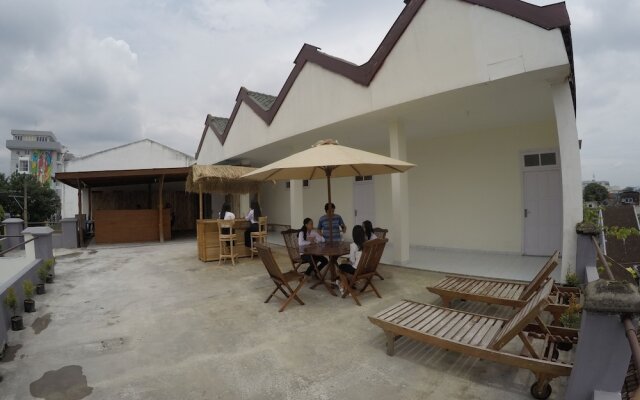 Palmyra Hostel