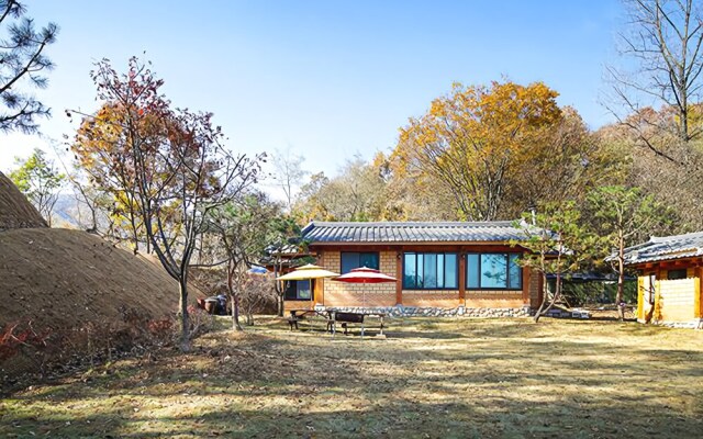 Yangpyeong Mosesgol Hwangtobang Pension