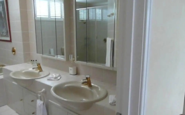 Sanctuary Cove Villas
