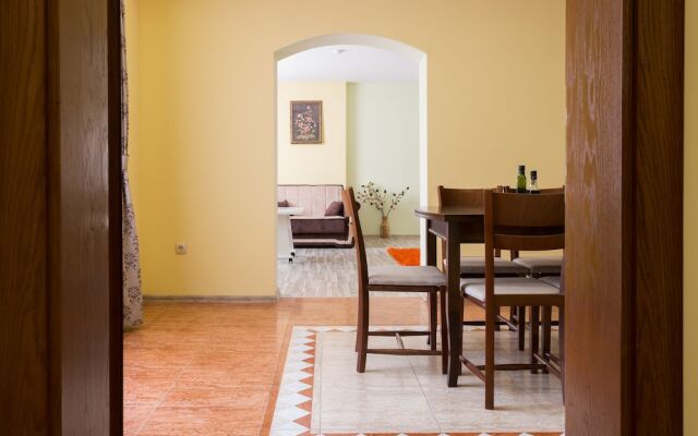 FM Luxury 1-BDR Apartment - Vesela's