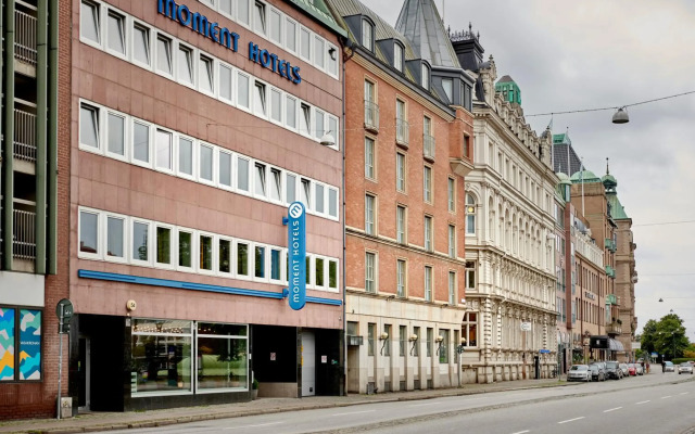 Moment Hotels
