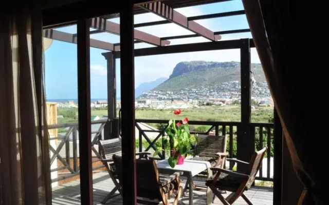 Clovelly Lodge Guest Apartments