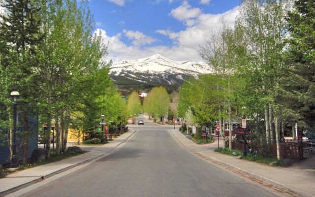 Porcupine Peak Lodge