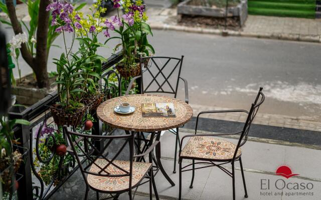 El Ocaso hotel and apartments