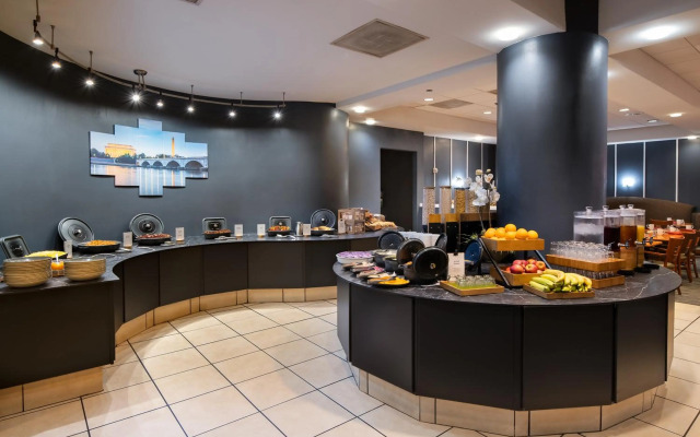 DoubleTree by Hilton Washington DC - Crystal City