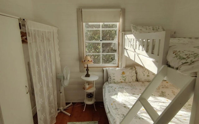 Walnut Cottage via Leongatha – Guest Rooms – Koorooman