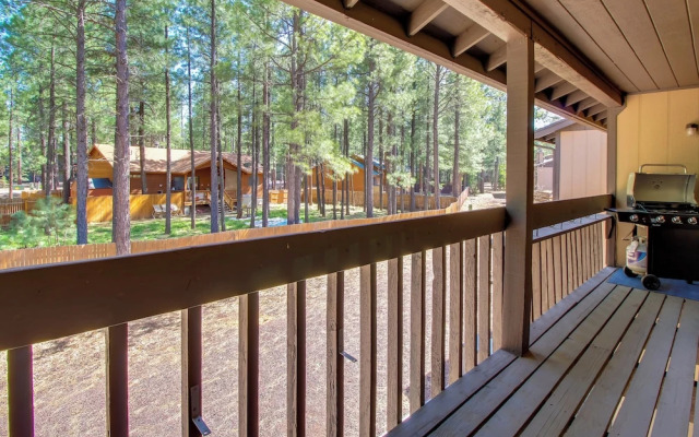 Forest-view Balcony: Pinetop-lakeside Condo