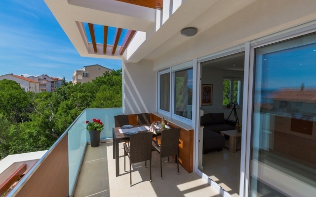 Amazing Villa Apartment With Pool Near the Beach