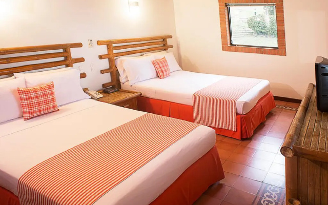 Hotel Girardot Resort by On Vacation