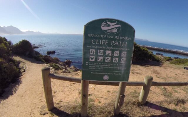 Whale Rock Luxury Lodge