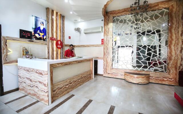 OYO 1673 Hotel MM Yellowuds