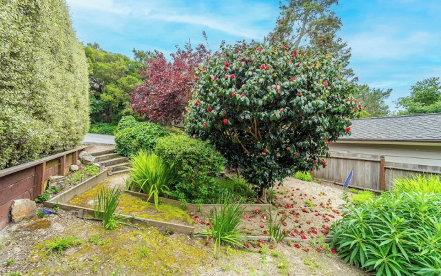 Carmel Romantic Escape for 2