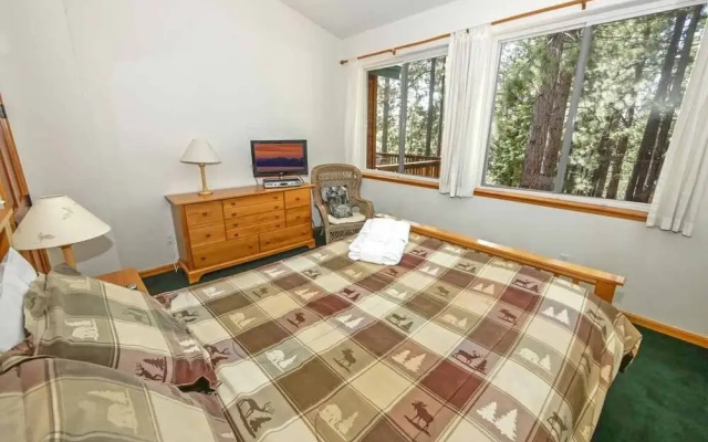 2460 Lupine Trail 6 Bedroom Home by RedAwning