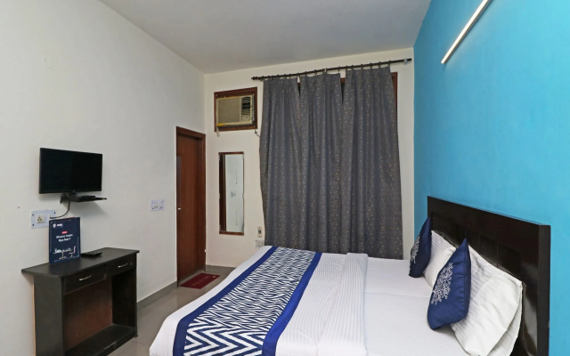 OYO 10662 Hotel Town Noida