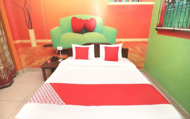 OYO 14876 Hotel Samrat