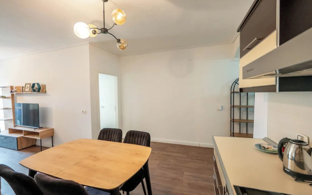 Tirent Apartment Komuna Parisit 2