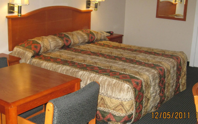 Oakwood Inn