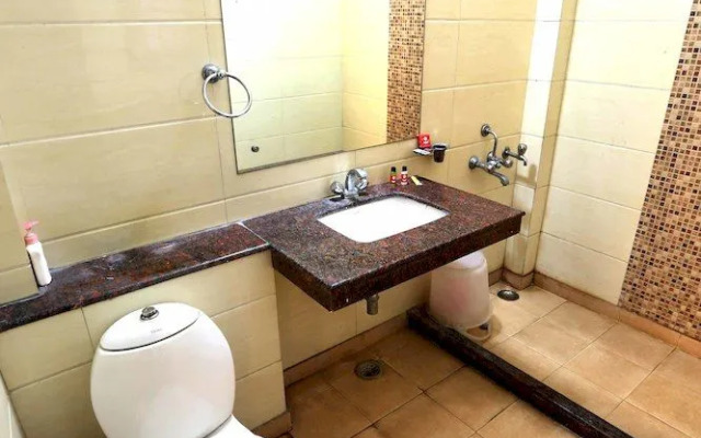 OYO Rooms Jaipuria Mall, Indirapuram