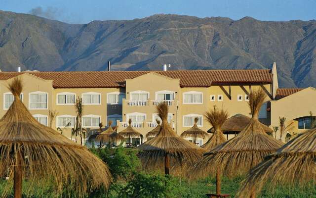 Howard Johnson Hotel & Convention Center by Wyndham, Merlo