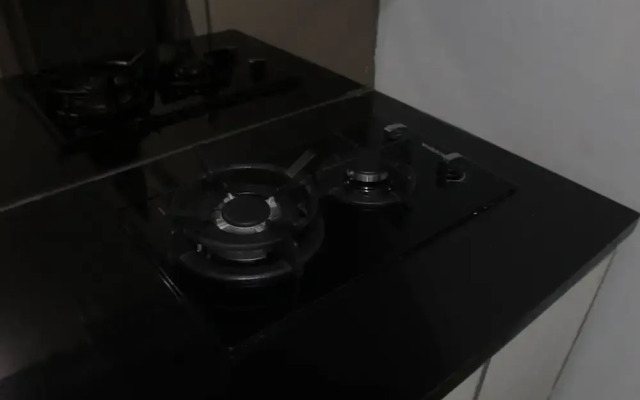 Fresh And Bright Studio Room At Nifarro Park Apartment