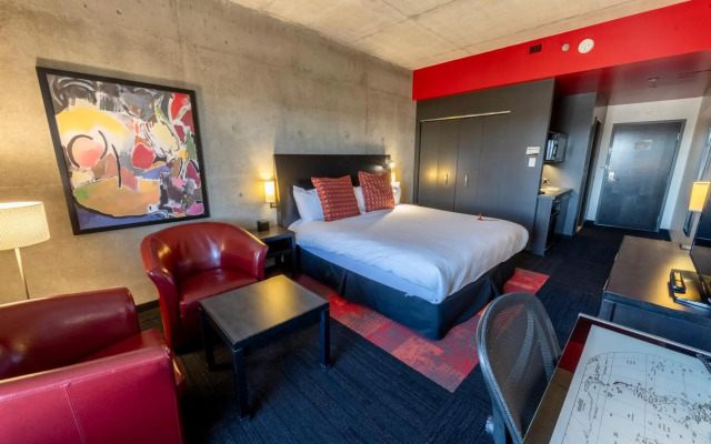 Grand Times Hotel Quebec City Airport