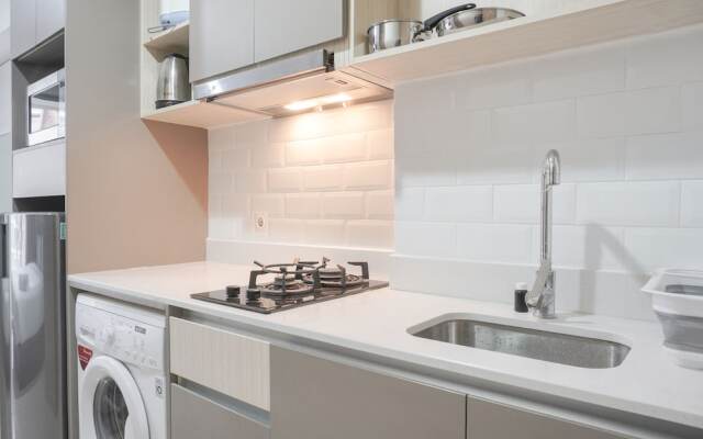 Fancy Designed Studio At Gold Coast Apartment