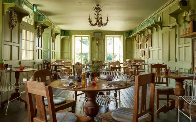 The Pig in the Cotswolds