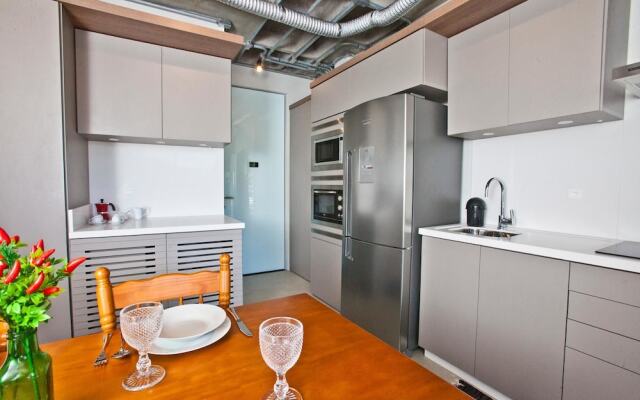 FL002 2 Bedroom Apartment By Senstay