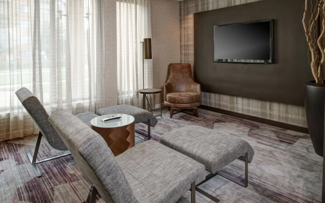 Courtyard by Marriott Louisville East