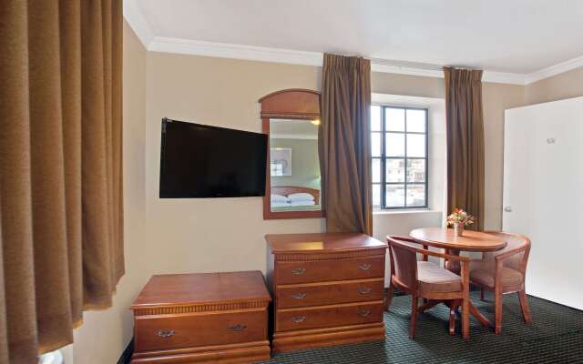 Super 8 by Wyndham Hollywood/LA Area