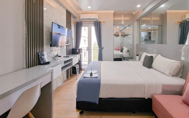 Modern Chic Studio At Sky View Apartment