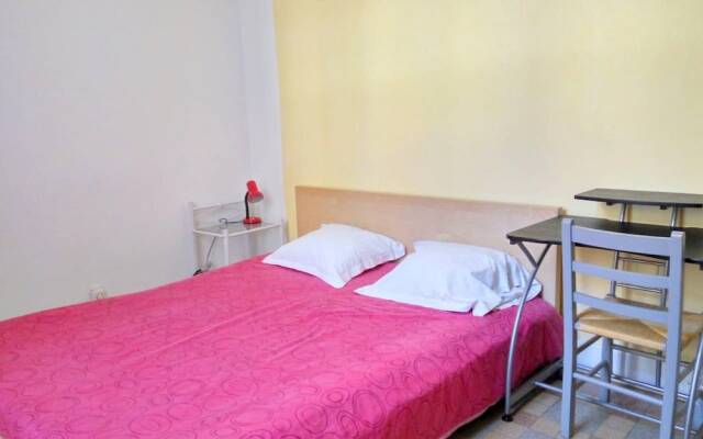 Apartment with 2 Bedrooms in Avignon, with Wifi - 40 Km From the Slopes