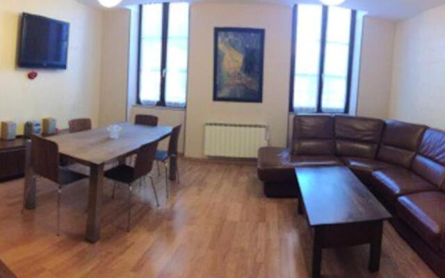 Appartement de 3 chambres avec wifi a Roanne