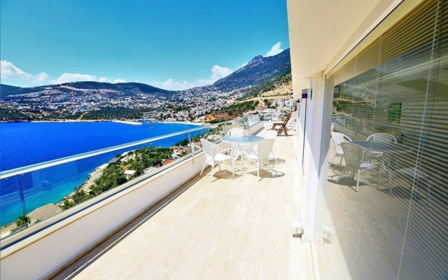 Villa Luminex by Akdenizvillam