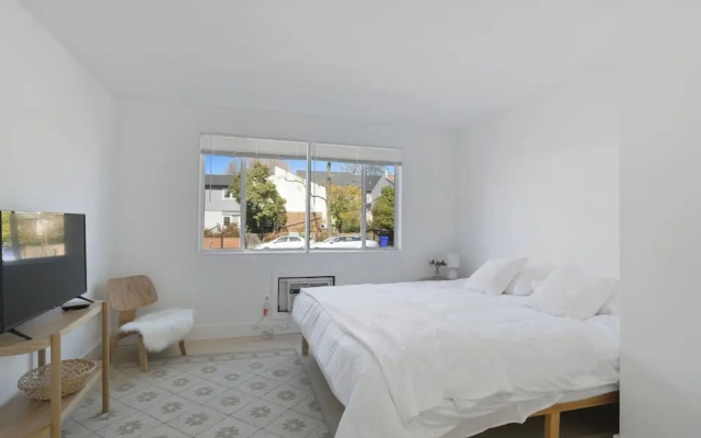 4206 Washington Blvd Condos