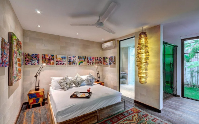 Secluded Wooden Villa, 3 BR, Canggu With Staff