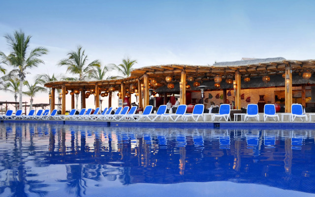 Grand Decameron Los Cabos, A Trademark All-Inclusive Resort