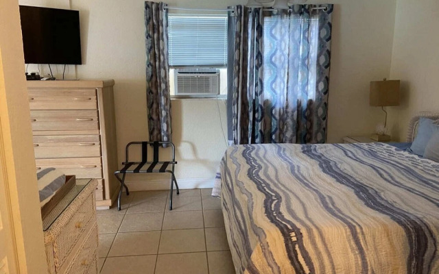 Holiday Court 20 - Overlook