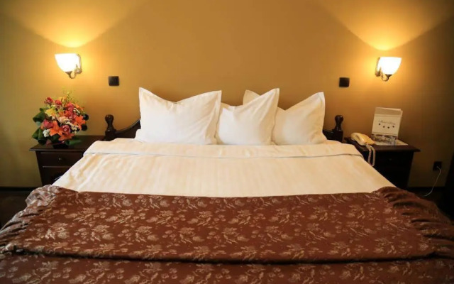 Hotel KRETA