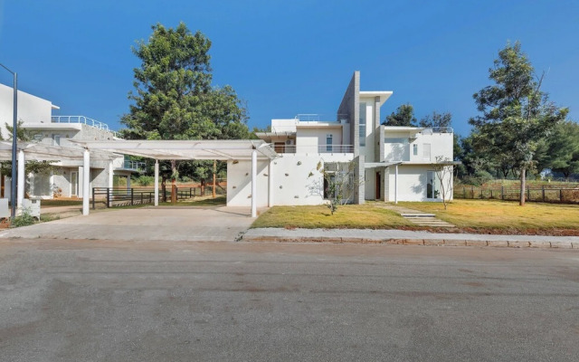 Royal County Villa by Stayjadeprojectorjacuzzi