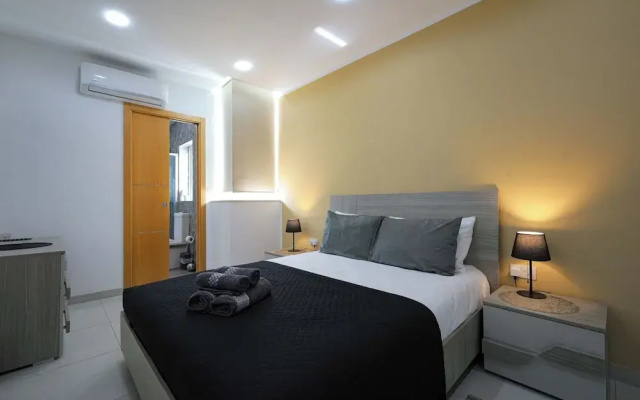 Serene 2BR Penthouse - Sea View Terrace