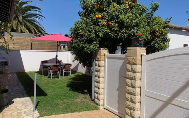 APPARTEMENT LES HIRONDELLES 2KM PLAGE-WiFI-JARDIN-PARKING-DRAPS ET SERVIETTES