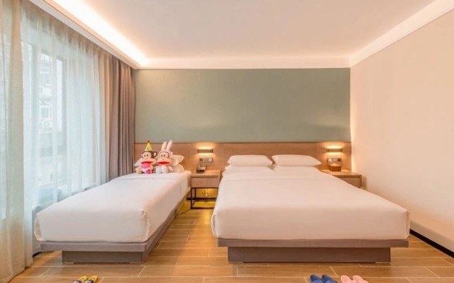 Rezen Select - Ningbo Railway Station, Tianyi Square