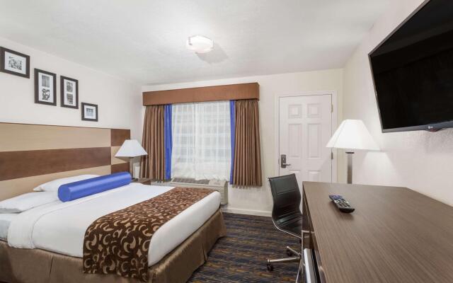 Howard Johnson by Wyndham Berkeley