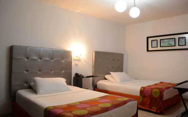 Hotel Calima Real