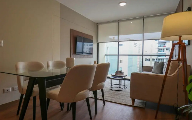 w Comfy 2BR w Modern Balcony Near Kennedy Park