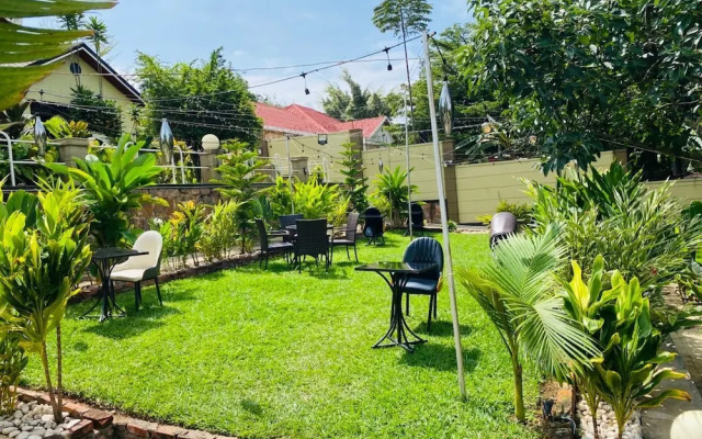 Emerald Villa Cafe & Restaurant