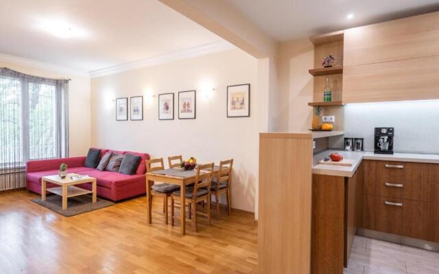 Sofia Day and Night Apartment