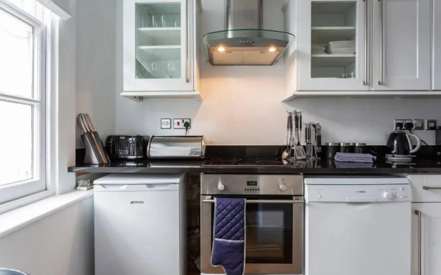 Spacious Central Chic Apartment - Simply Check In