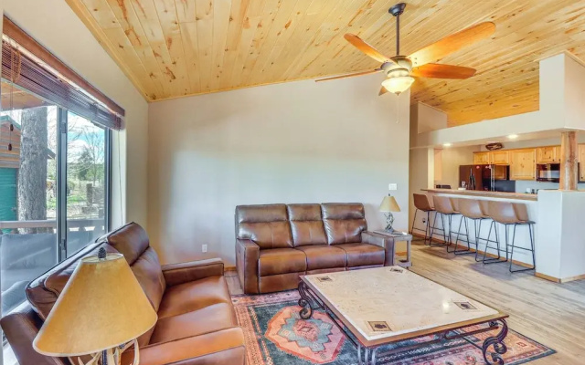 Near Lakes & Trails: Pet-friendly Cabin in Arizona